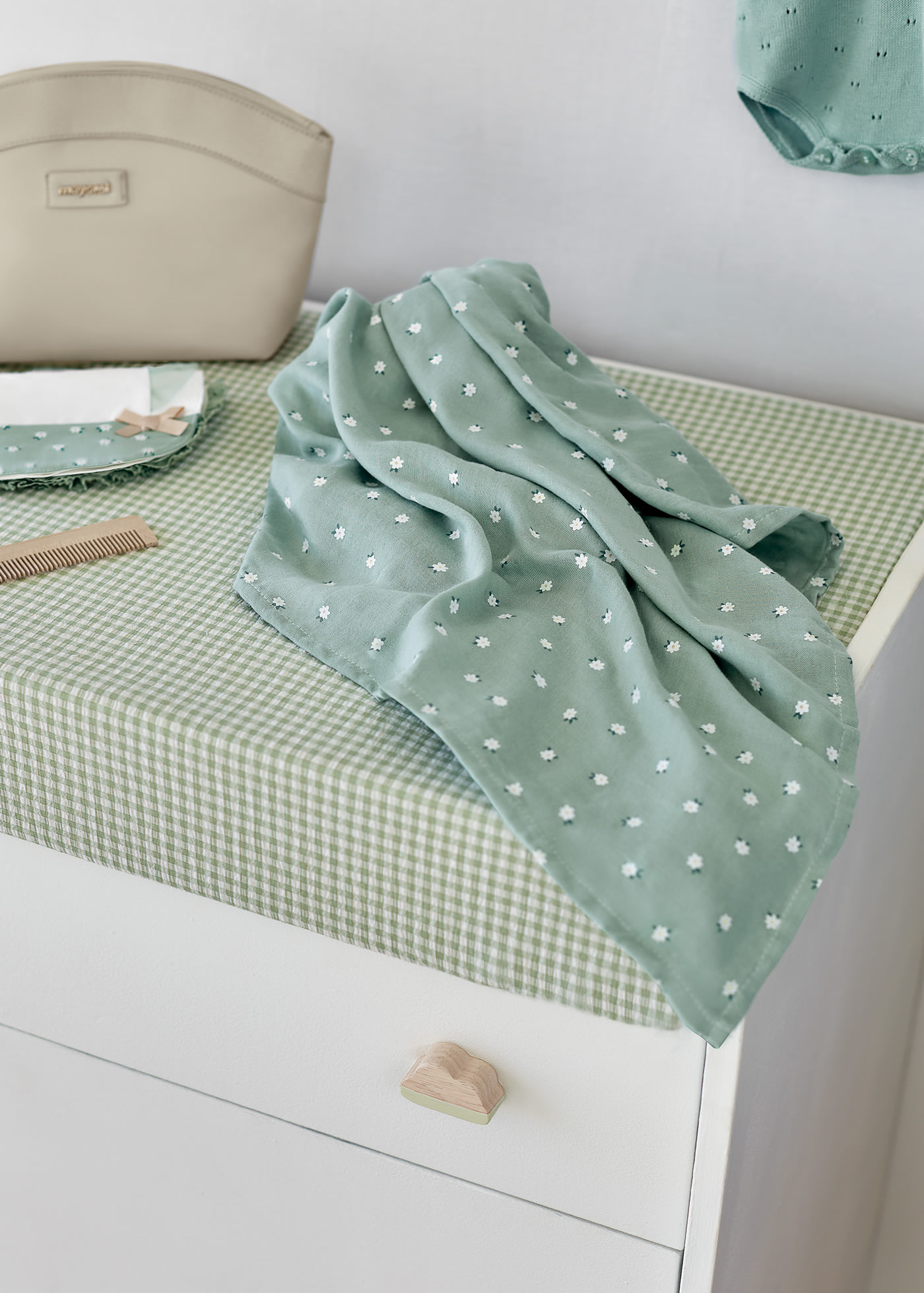 Print muslin baby