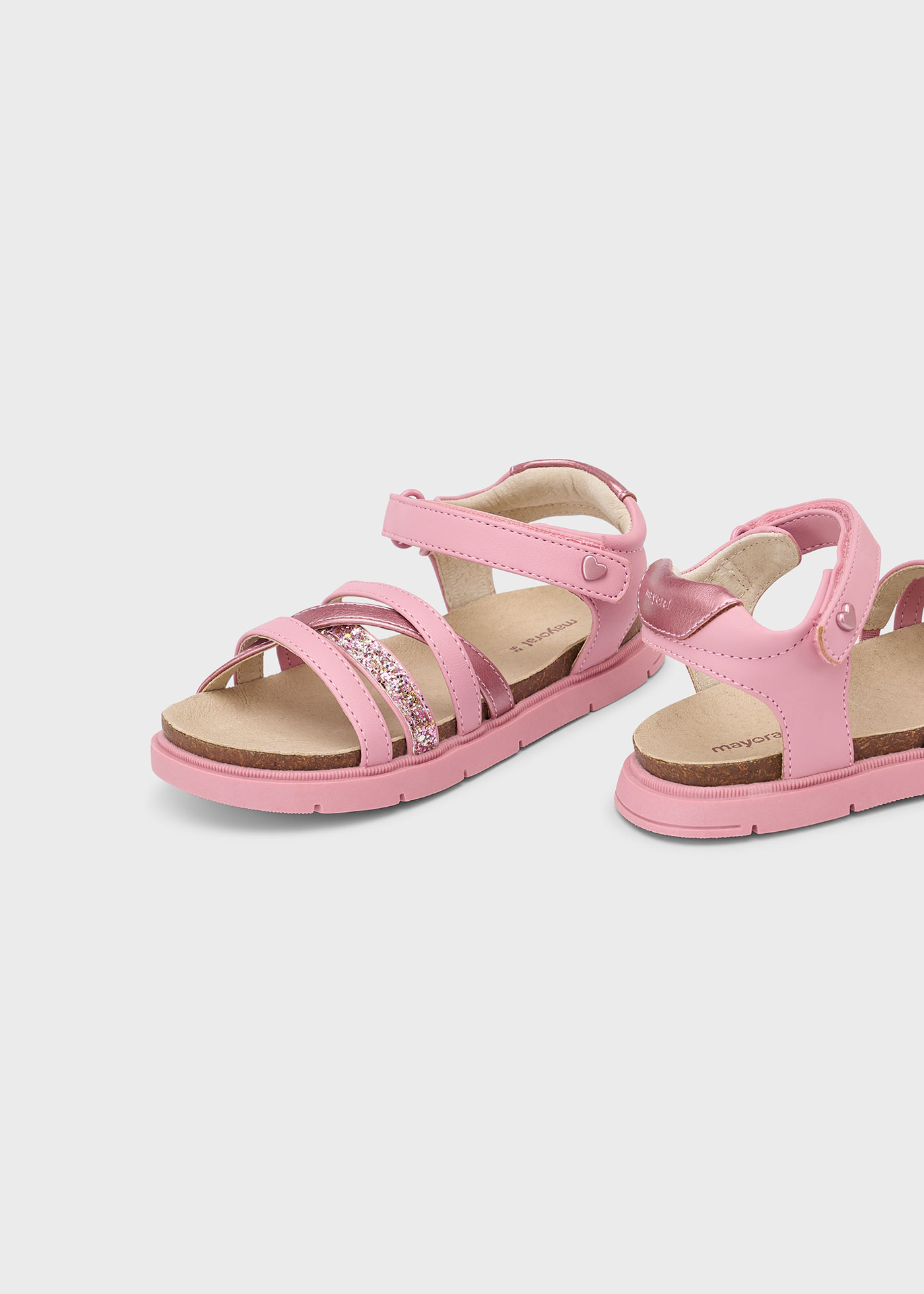 Girl sandals with serrated sole